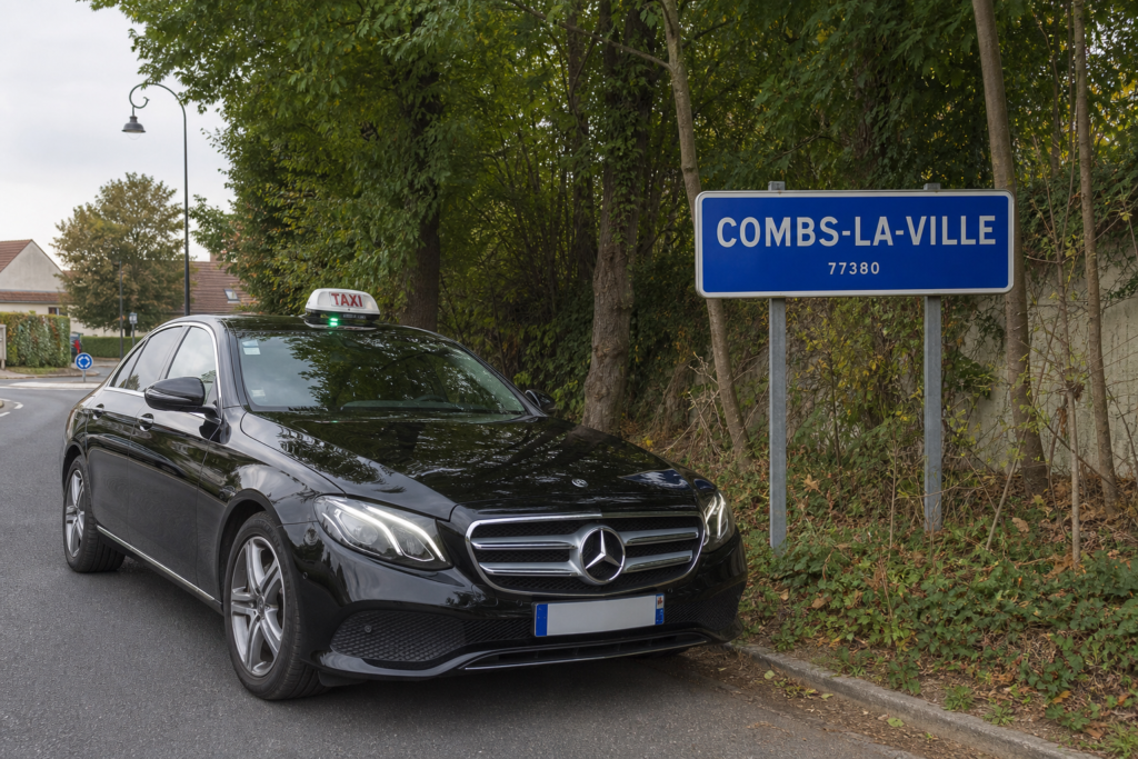 Taxi Combs-la-Ville berline premium MonTaxiVIP panneau 77380