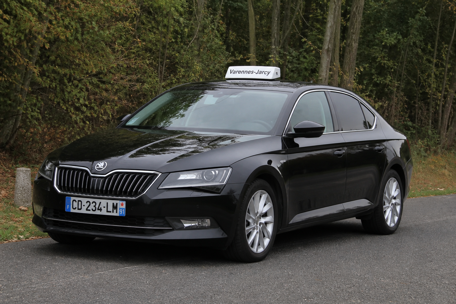 Taxi Varennes-Jarcy berline premium MonTaxiVIP panneau 77390